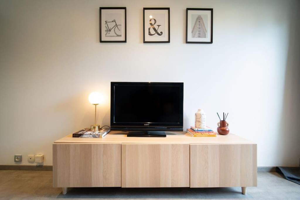 Air-Conditioned Apartment With Private Parking Марсель Экстерьер фото
